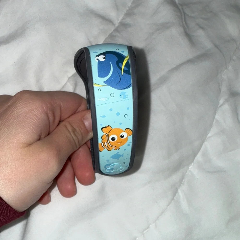 RETIRED Disney World Finding Nemo and Friends Magic Band